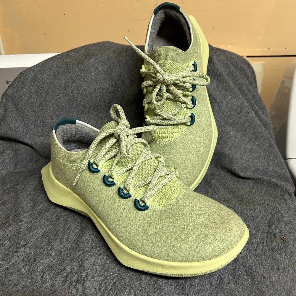 Women’s Allbirds Size 8.5 Wide

Brand new- only worn to try on! Lime Green